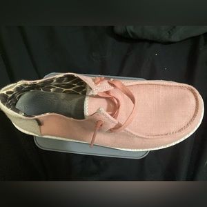 Women’s hey dudes brand new never worn size 7